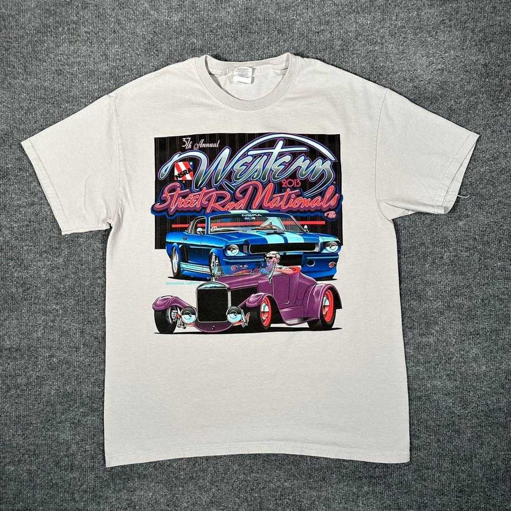 Gildan × Vintage Vintage Y2K Car Race Graphic T S… - image 2