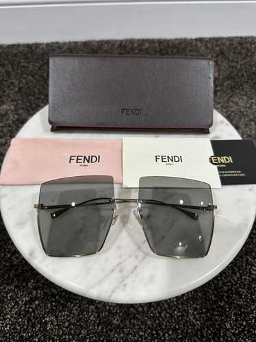 Fendi Fendi Black Lens Oversized Gold Frame Sungla