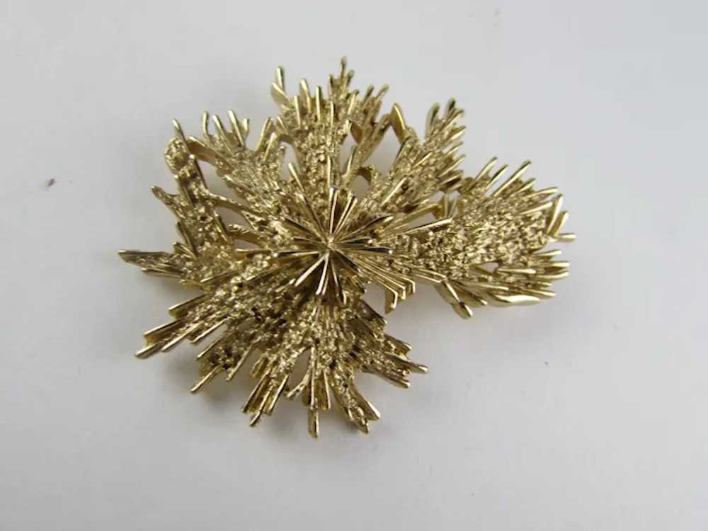 Crown Trifari  Mid-Century Modernist Gold Tone Pin - image 4