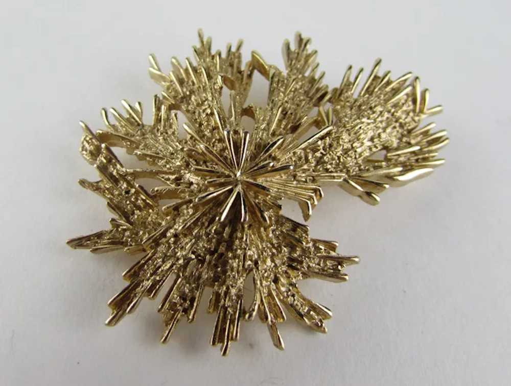 Crown Trifari  Mid-Century Modernist Gold Tone Pin - image 8