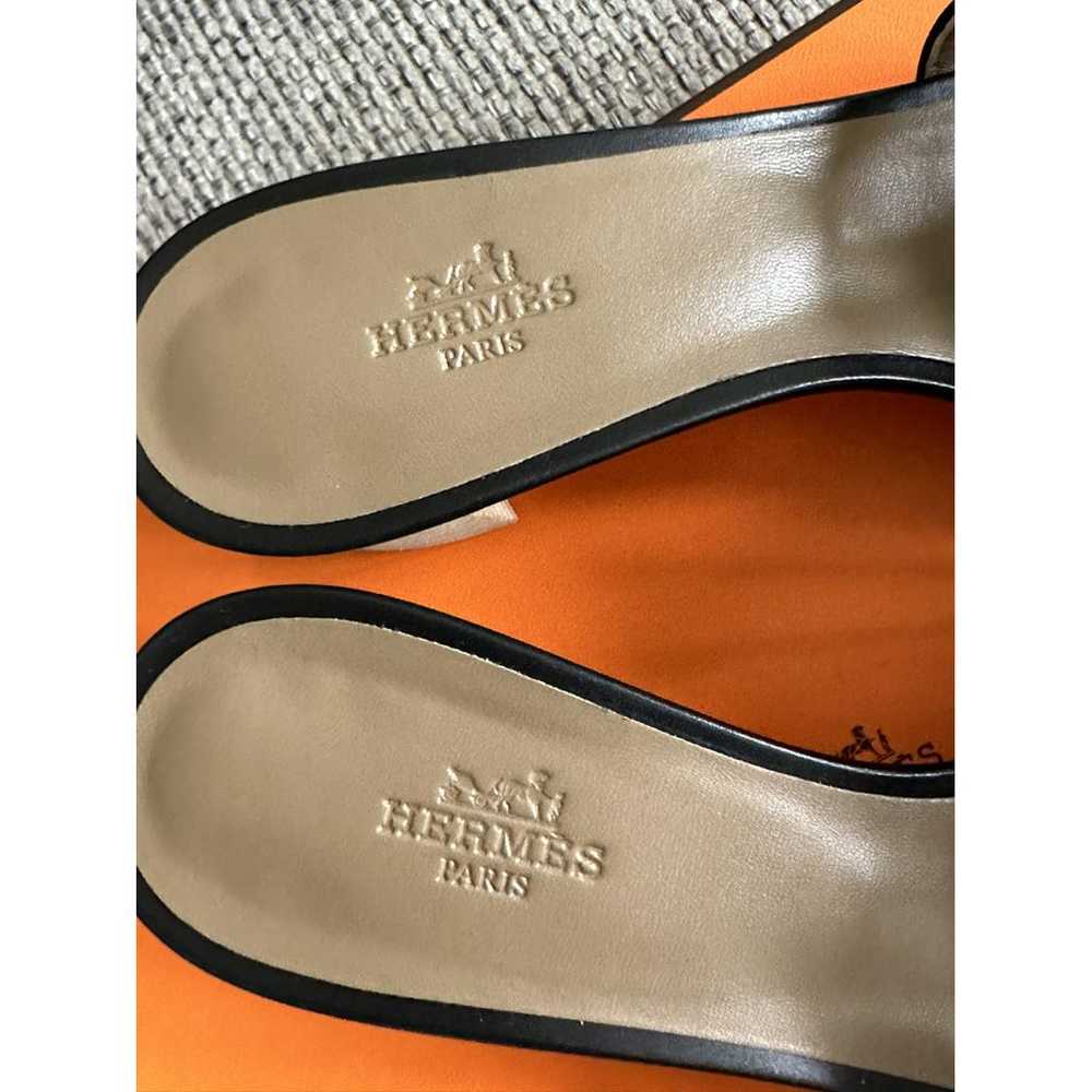 Hermès Oasis leather sandal - image 8