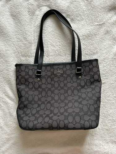 Coach Coach # 58282 Signature Outline C Zip Top To