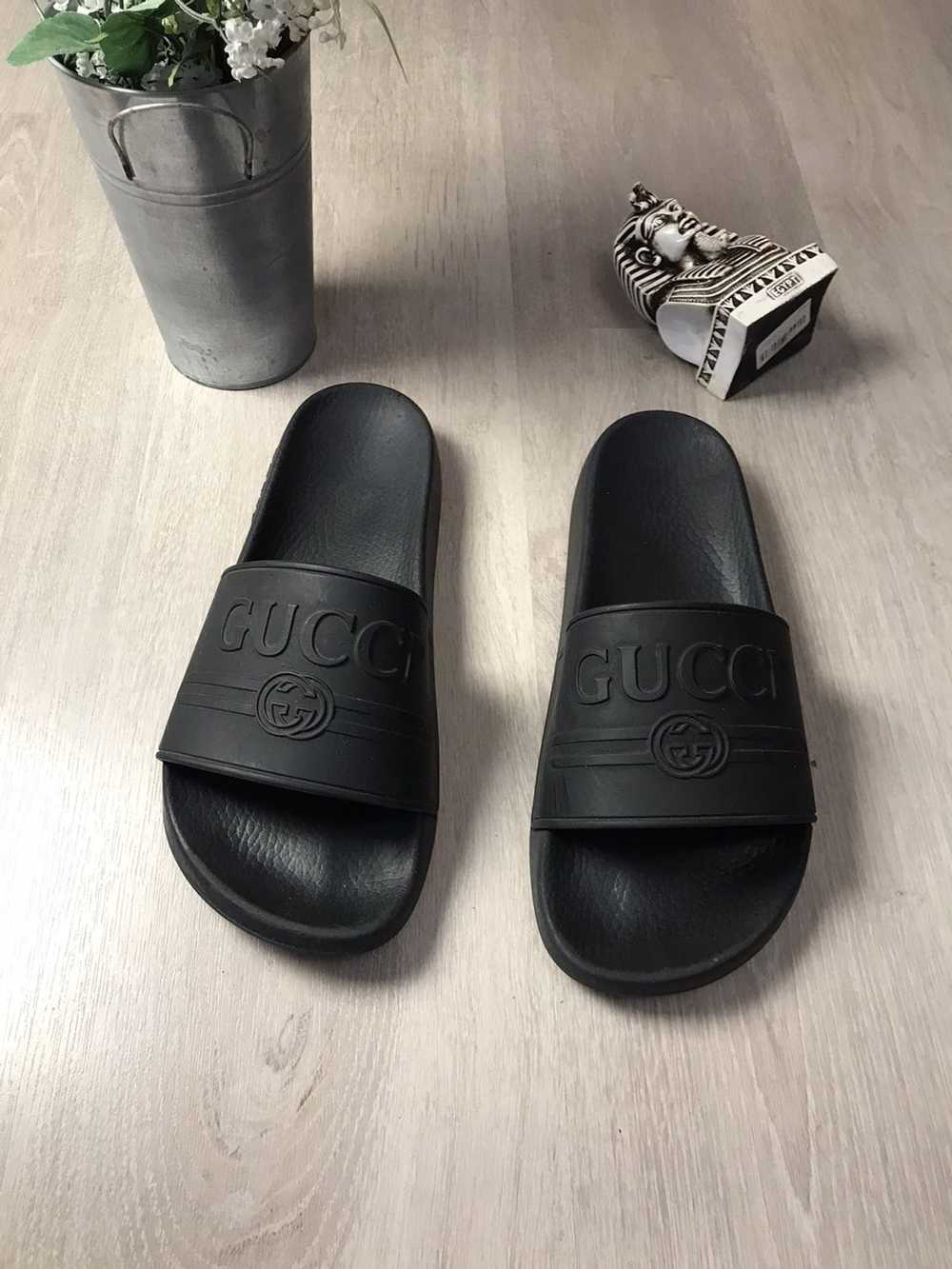 Gucci Gucci big logo slides slip ons sandals pool… - image 1