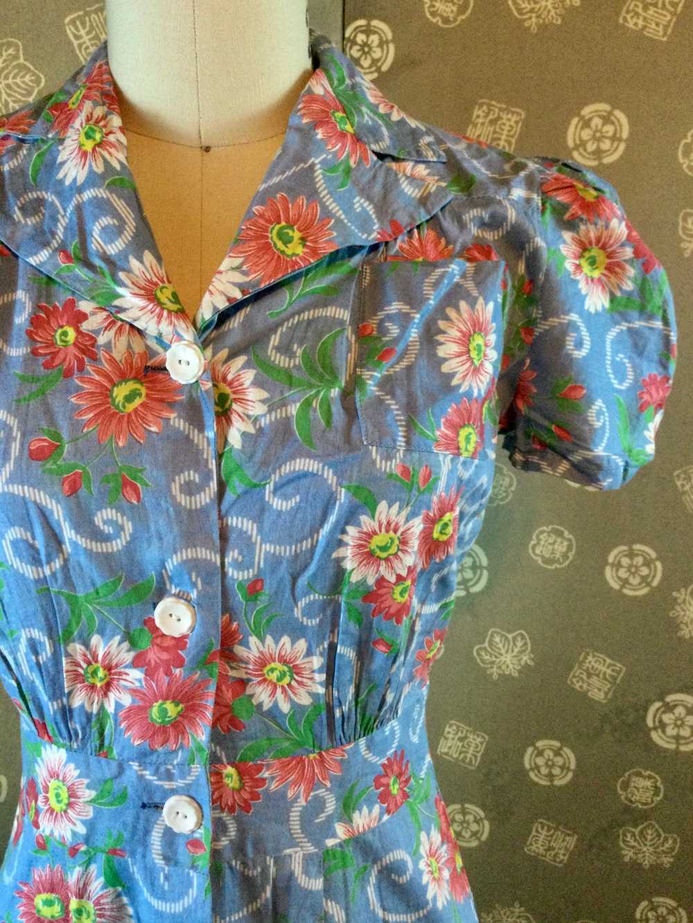 1940s Floral Cotton Shirtwaist Dress - image 6