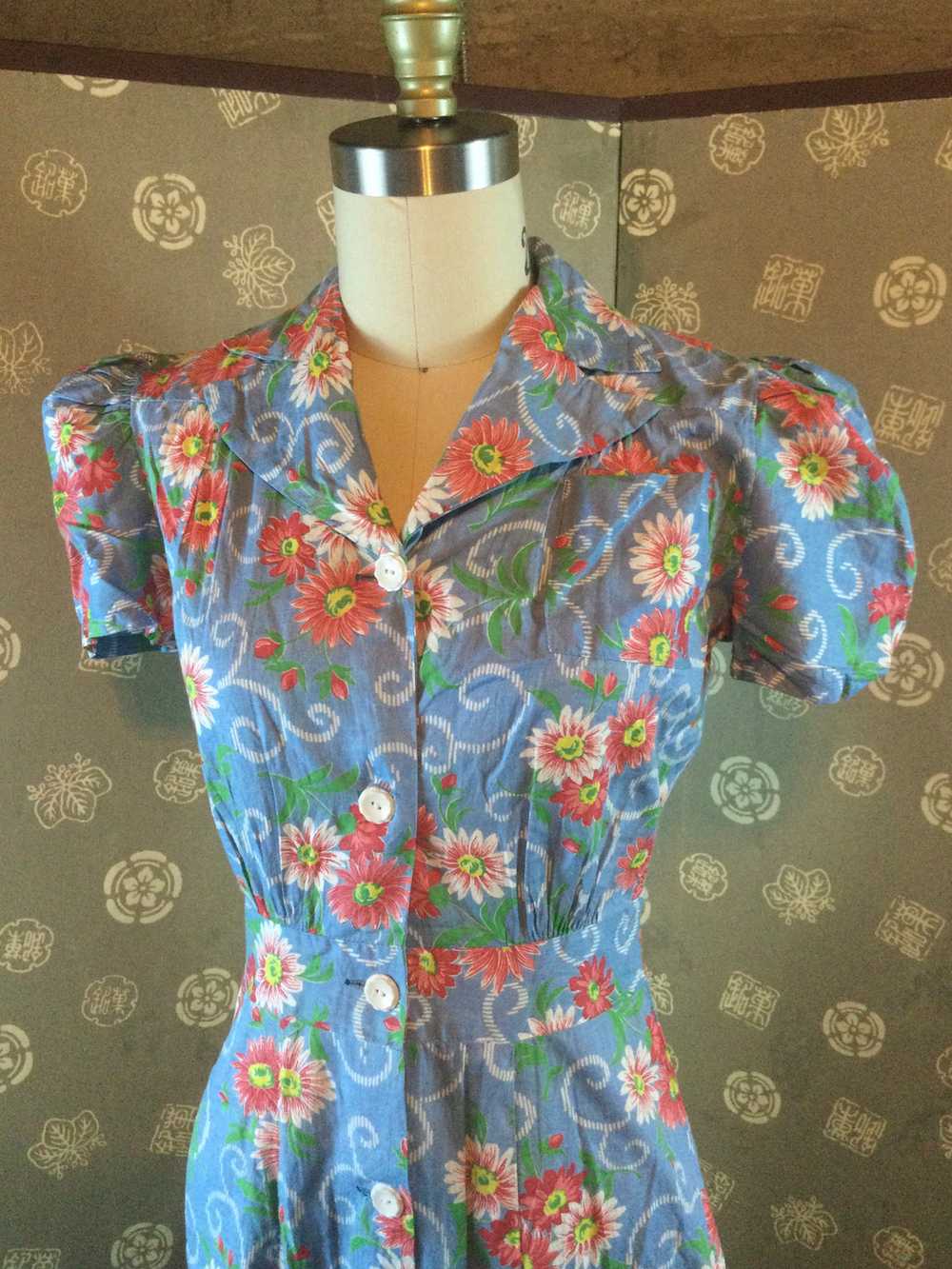 1940s Floral Cotton Shirtwaist Dress - image 7