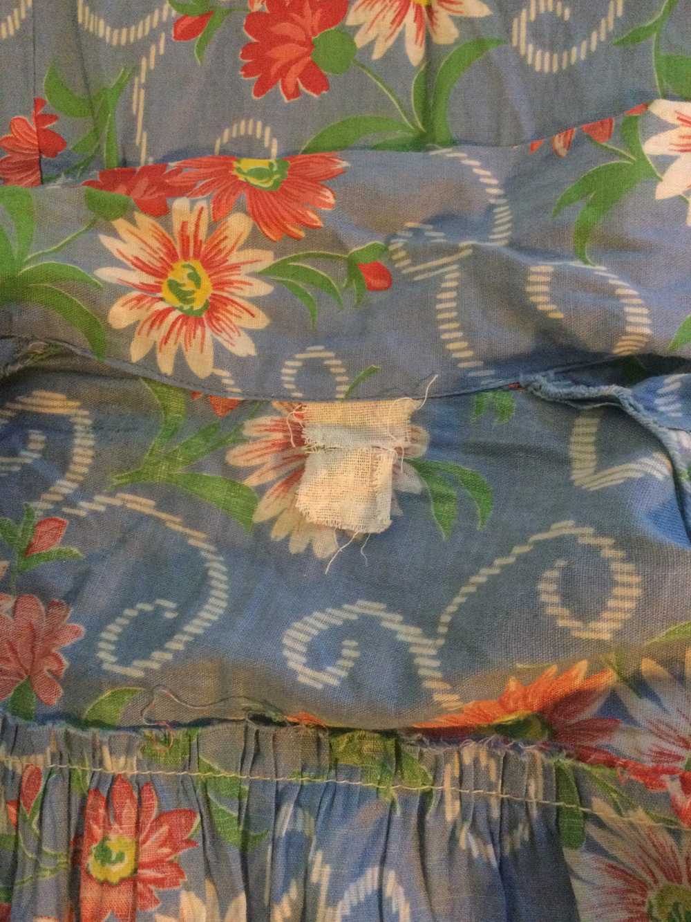 1940s Floral Cotton Shirtwaist Dress - image 8