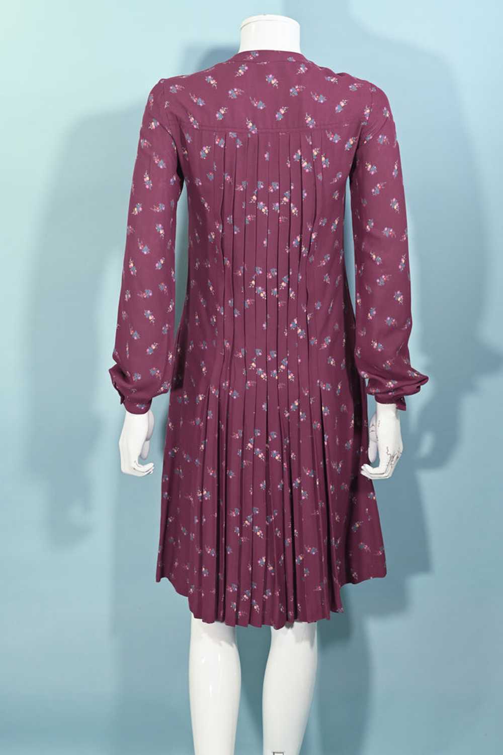 70s Nipon Boutique Floral Dress, Pleated Dark Aca… - image 10