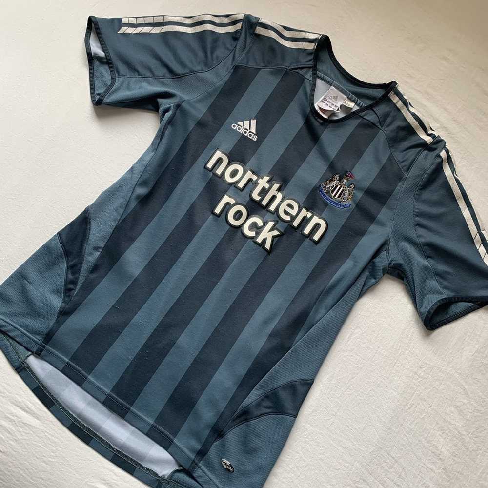 Adidas Newcastle Away Jersey 2005 - image 2