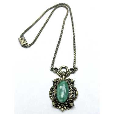 Vintage Vintage Green Peking Glass Necklace - image 1