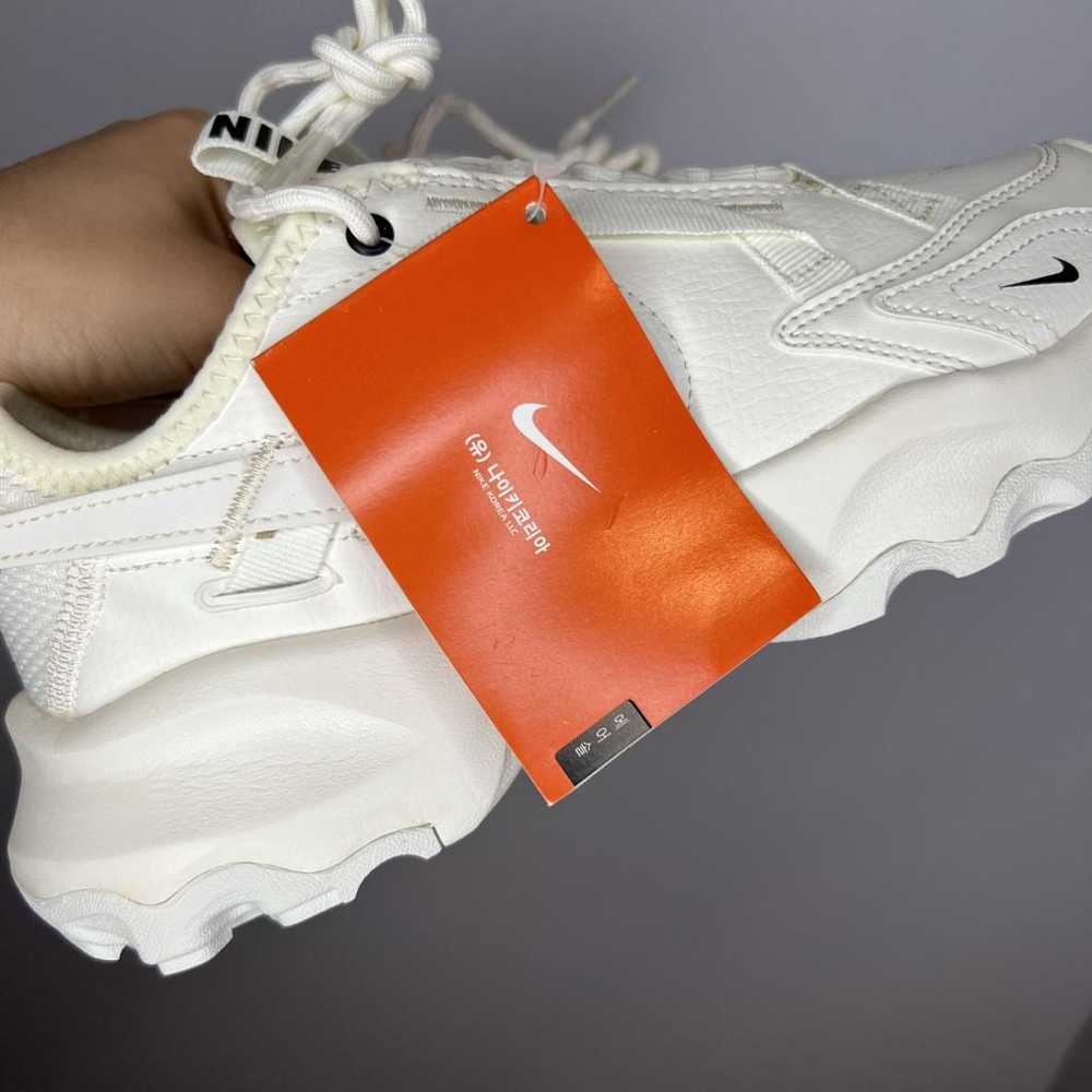 Nike Vegan leather trainers - image 8