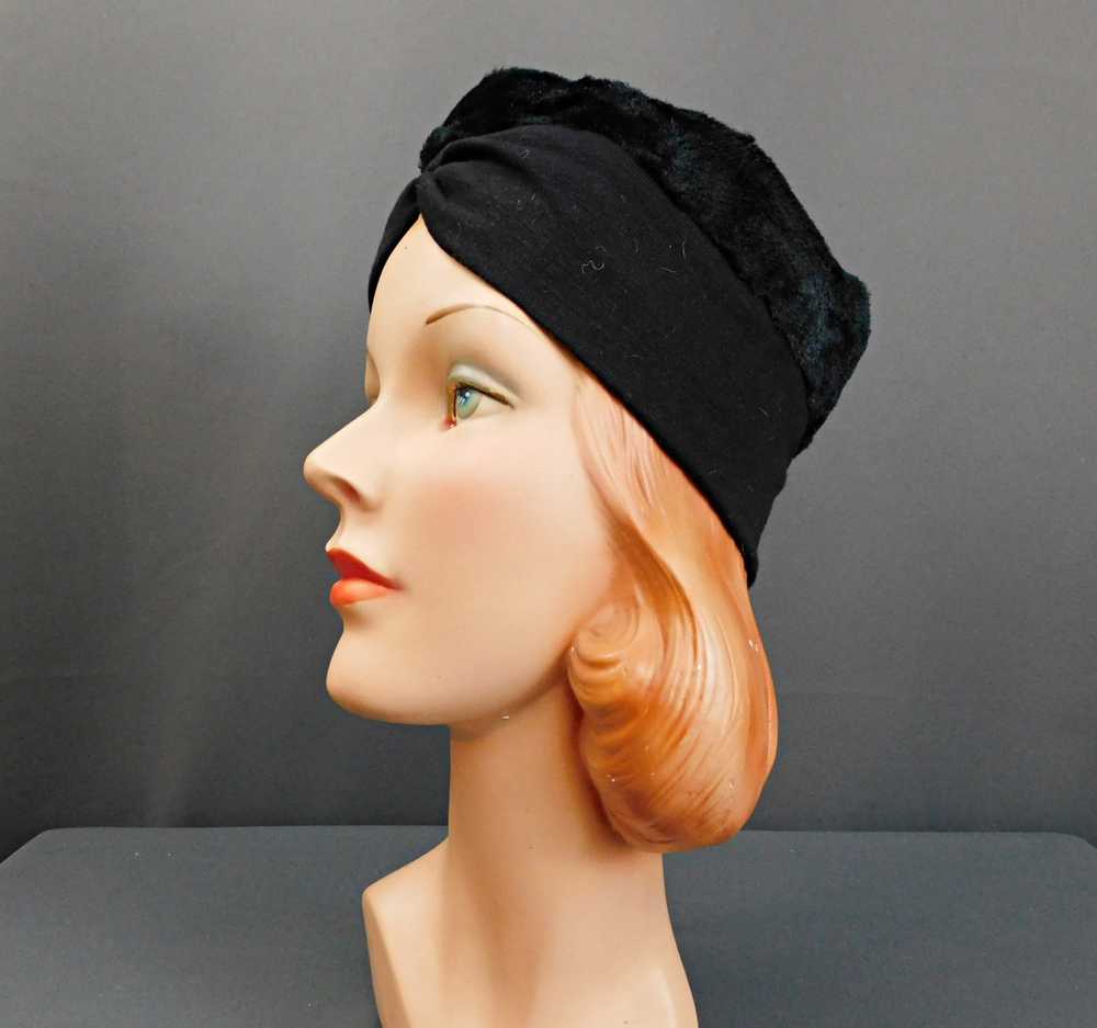 Vintage Black Hat with Faux Fur, 1960s Fine Wool … - image 5