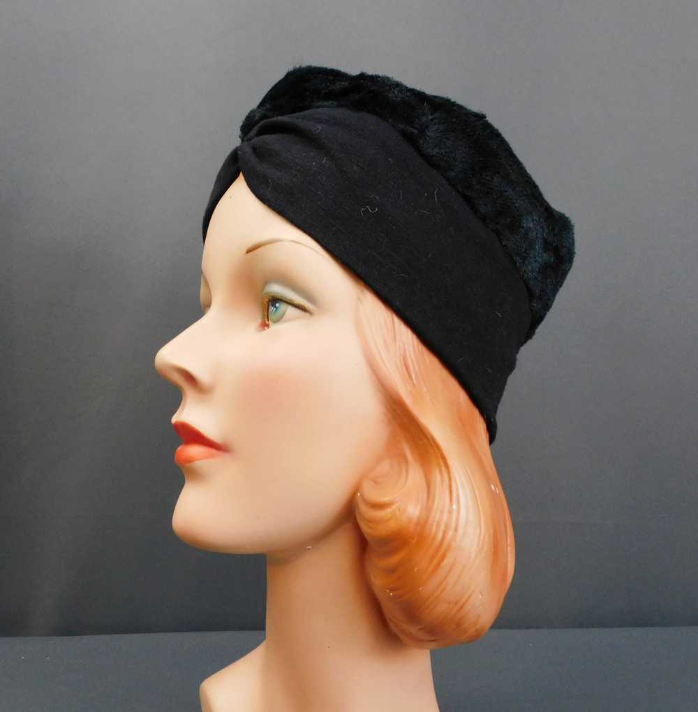 Vintage Black Hat with Faux Fur, 1960s Fine Wool … - image 6