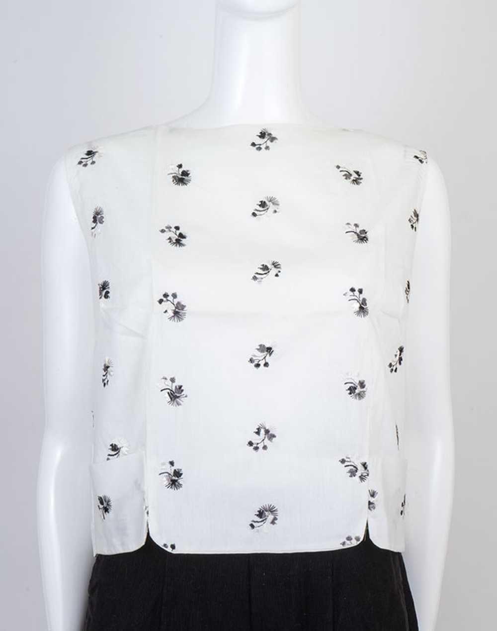 Embroidered 50s Sleeveless Blouse - image 2