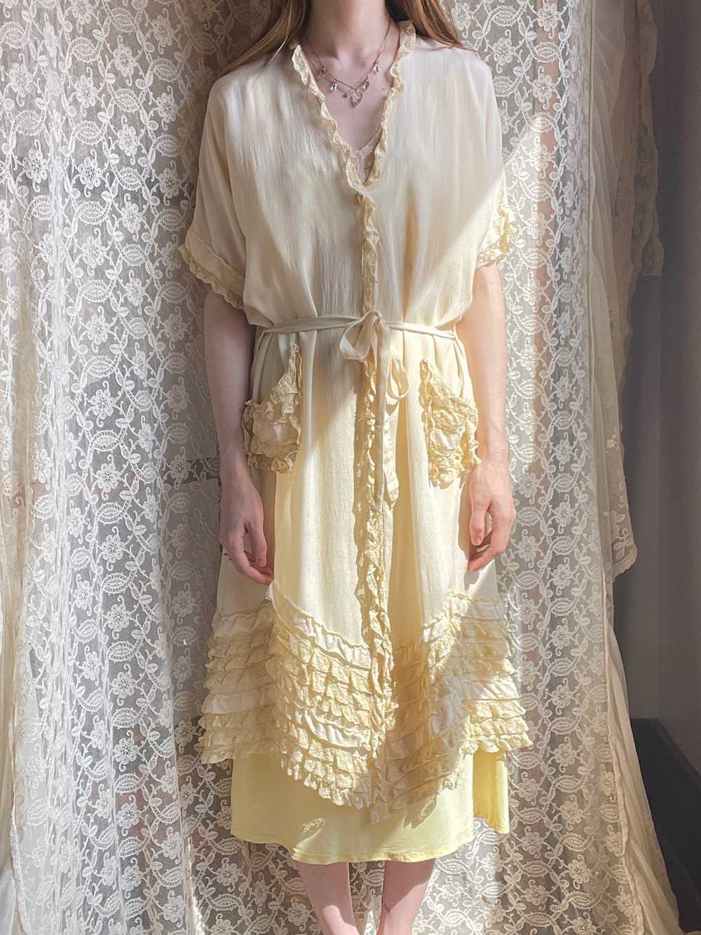 1920s Pale Yellow Silk Ruffle Robe Tie Waist - image 4