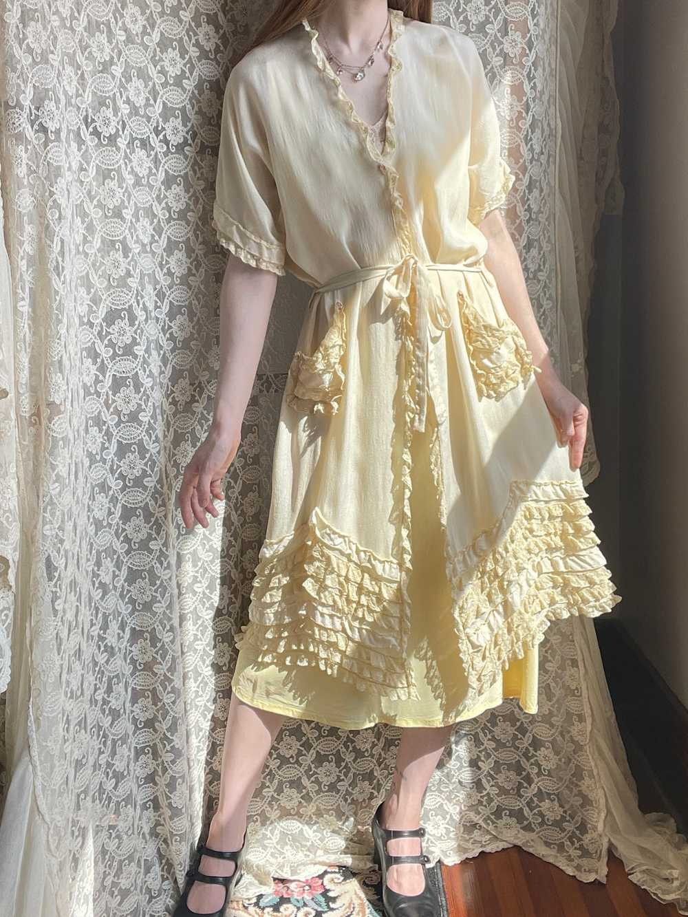 1920s Pale Yellow Silk Ruffle Robe Tie Waist - image 5