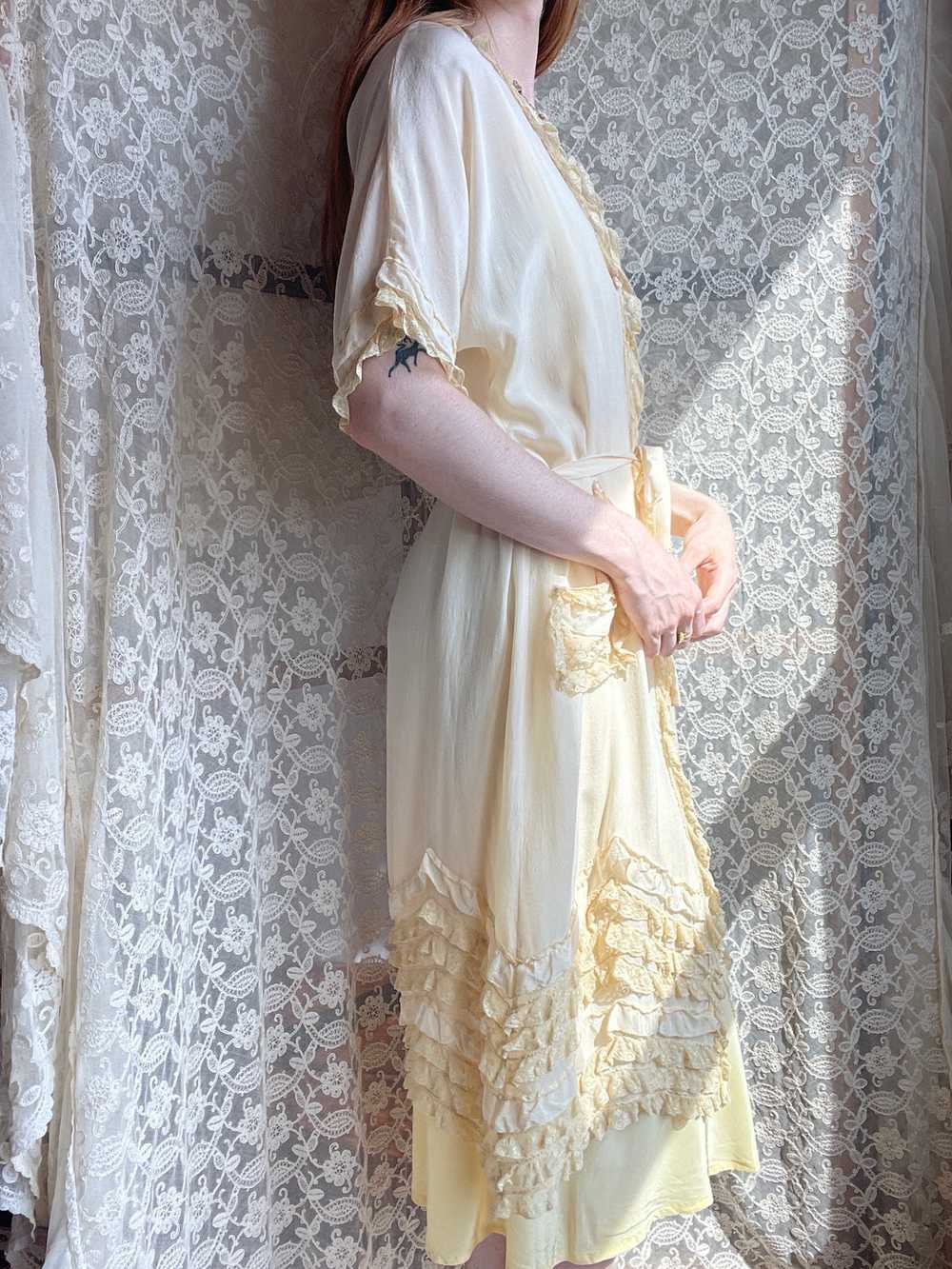 1920s Pale Yellow Silk Ruffle Robe Tie Waist - image 7