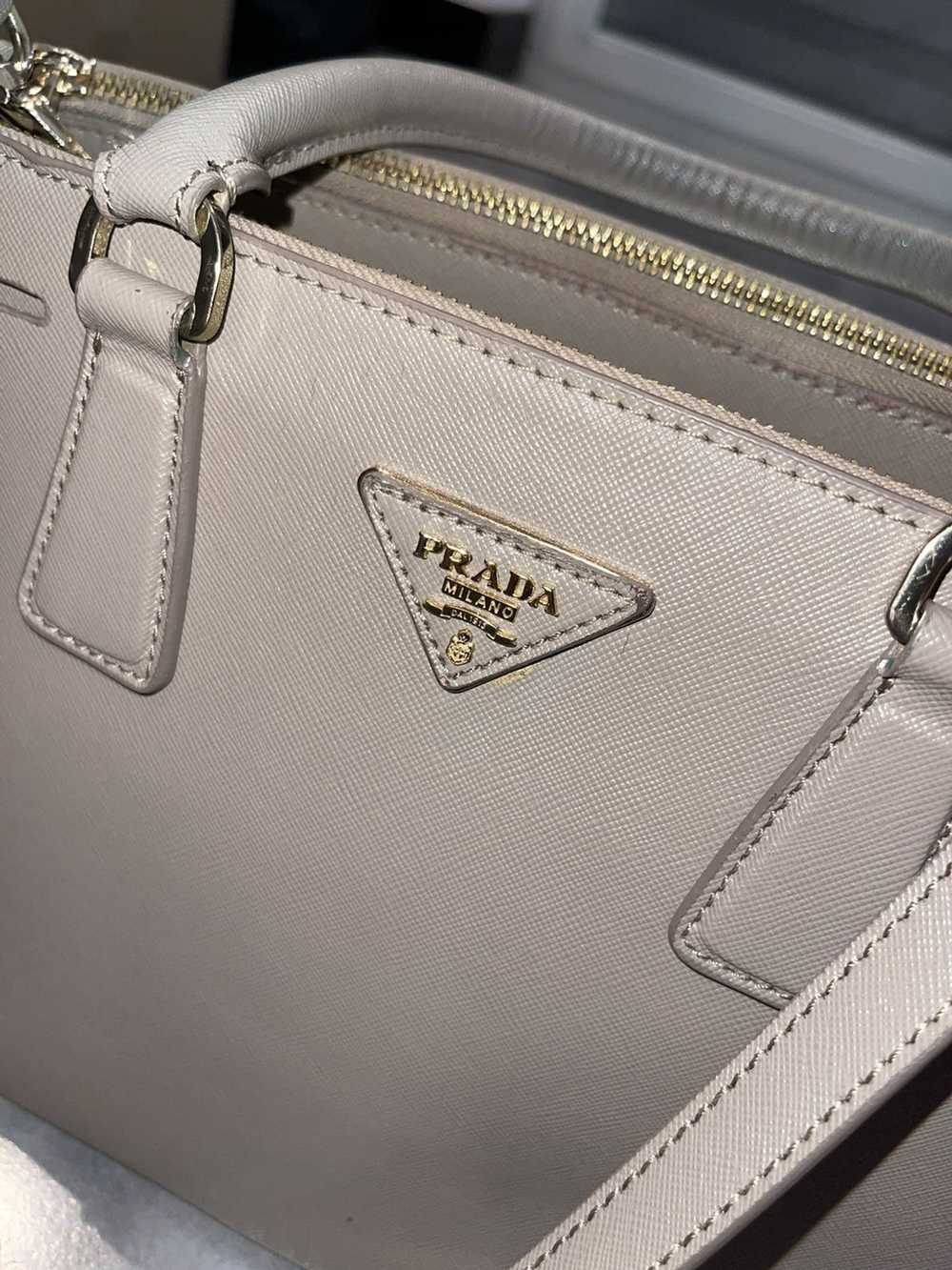 Luxury Prada Milano Beige Leather Hand Bag - image 8