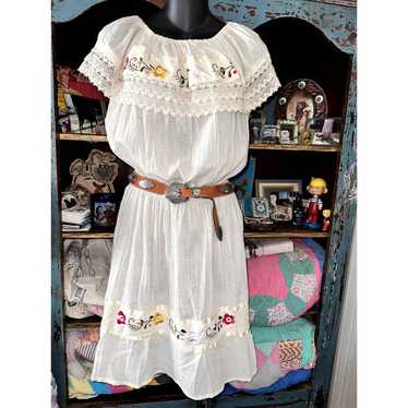 Vintage VINTAGE EMBROIDERED RUFFLE GAUZE PEASANT … - image 1