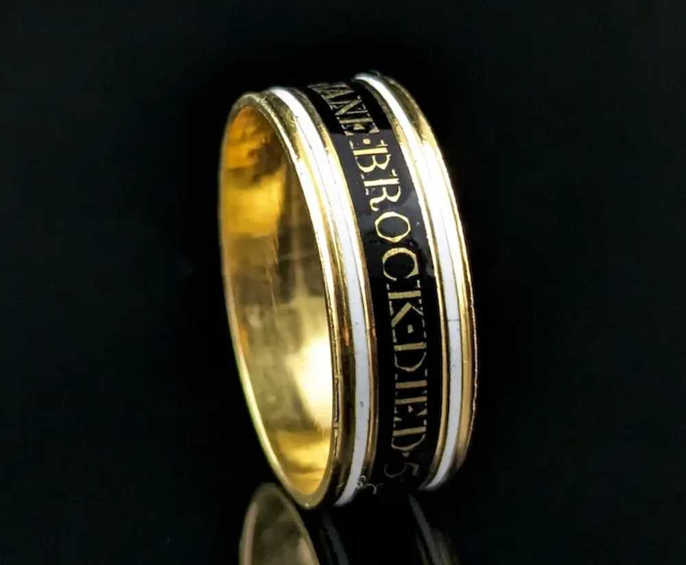 Antique Georgian mourning band ring, enamelled 22… - image 5