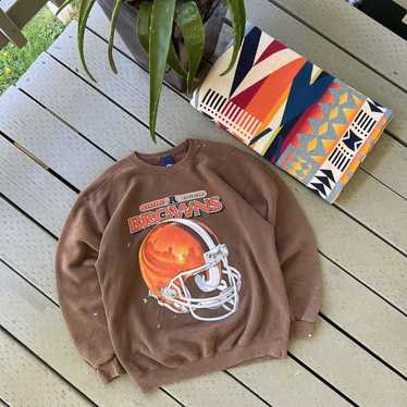 Vintage Cleveland Browns Crewneck Retro Style Football Apparel Men's &  Women - Trends Bedding