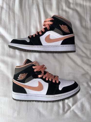 Jordan Brand × Nike Jordan 1 Mid Peach Mocha