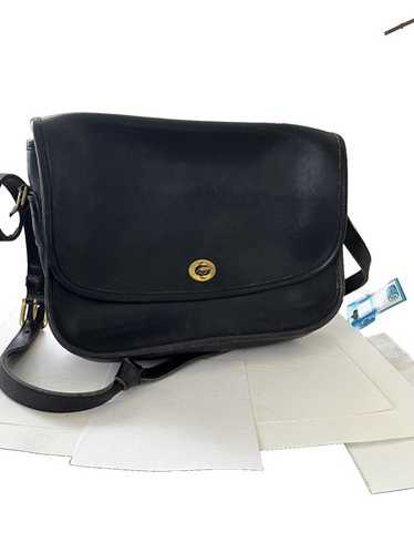 バッグ Vintage Coach Turn Lock Shoulder Bag Coach Vintage Turn Lock Beige Suede Shoulder Bag w/Leather