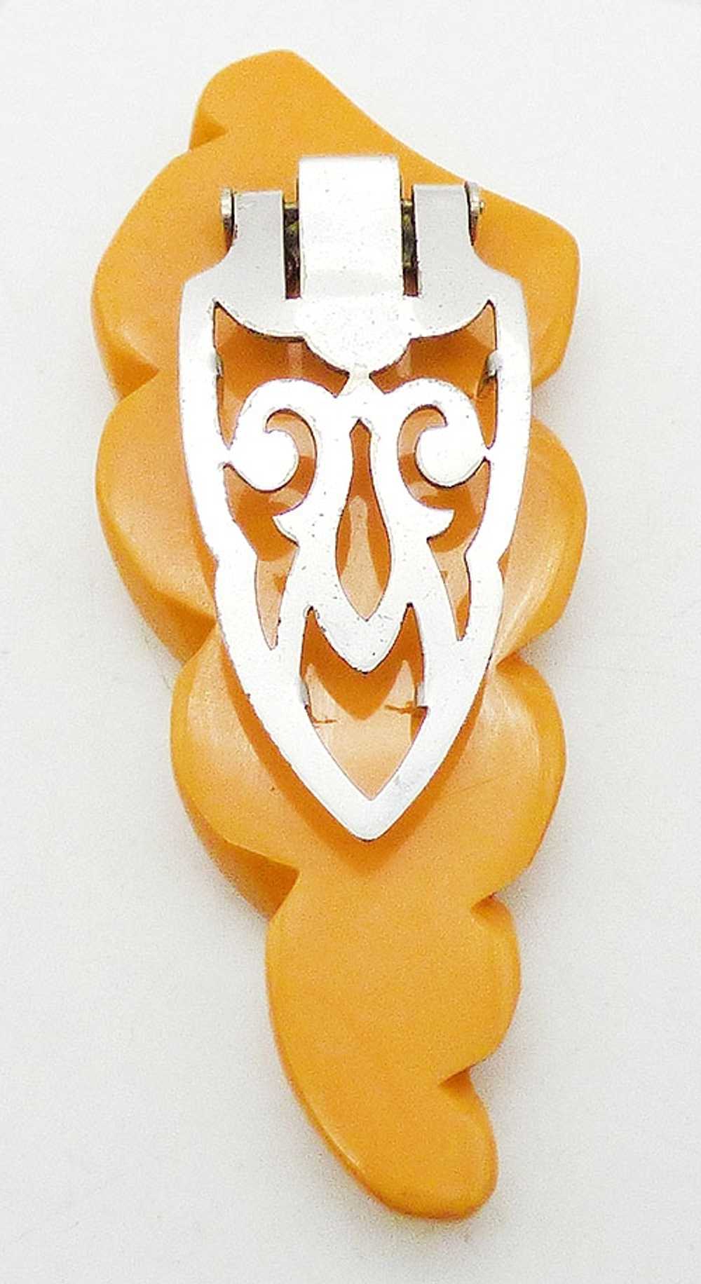 Creamed Corn Bakelite Twist Dress Clip - image 2