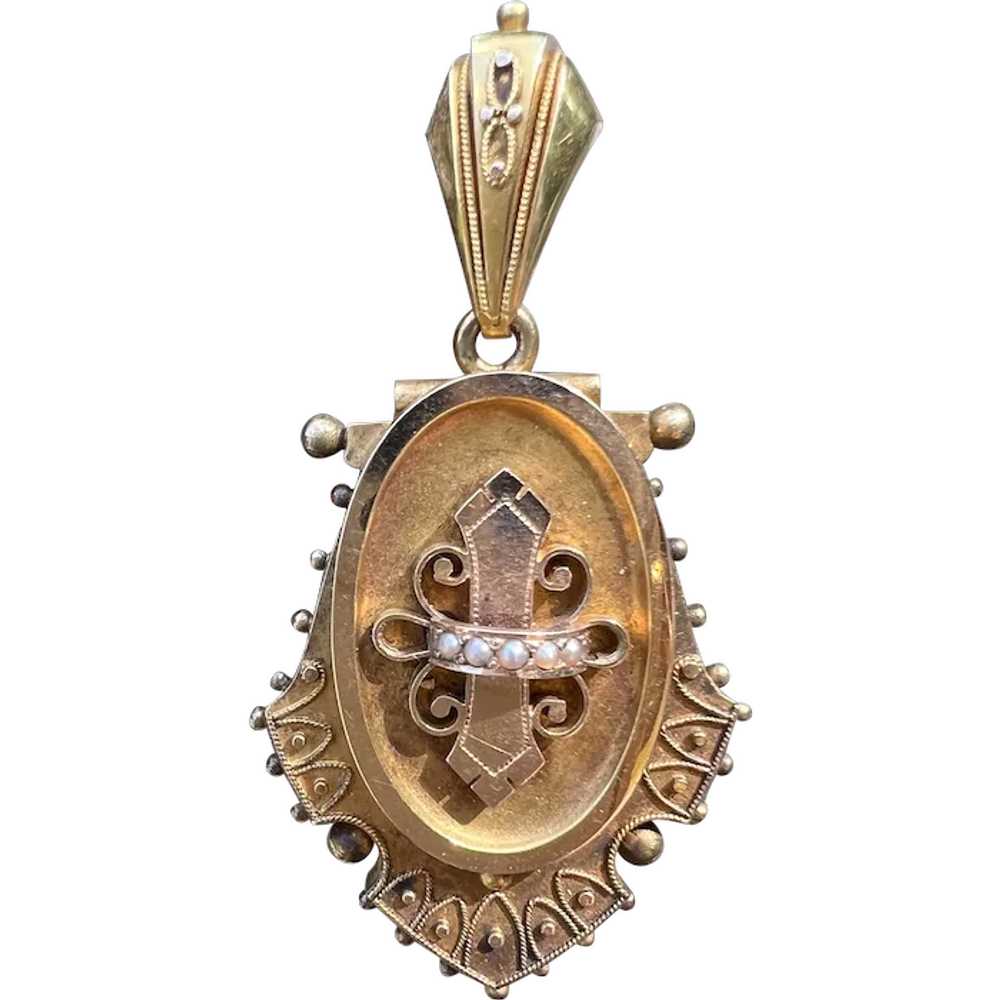 14K Yellow Gold Victorian Locket - image 1