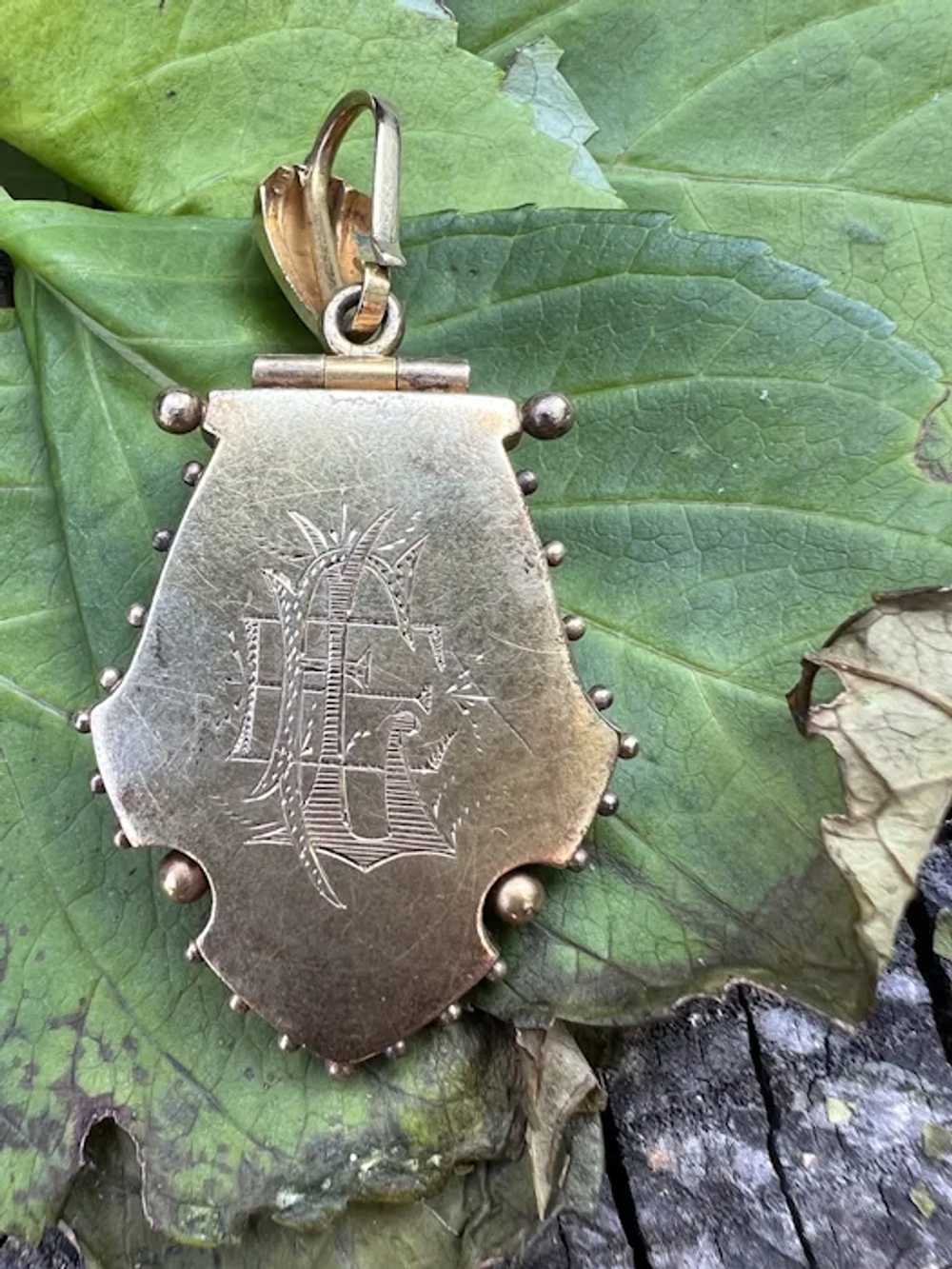 14K Yellow Gold Victorian Locket - image 3