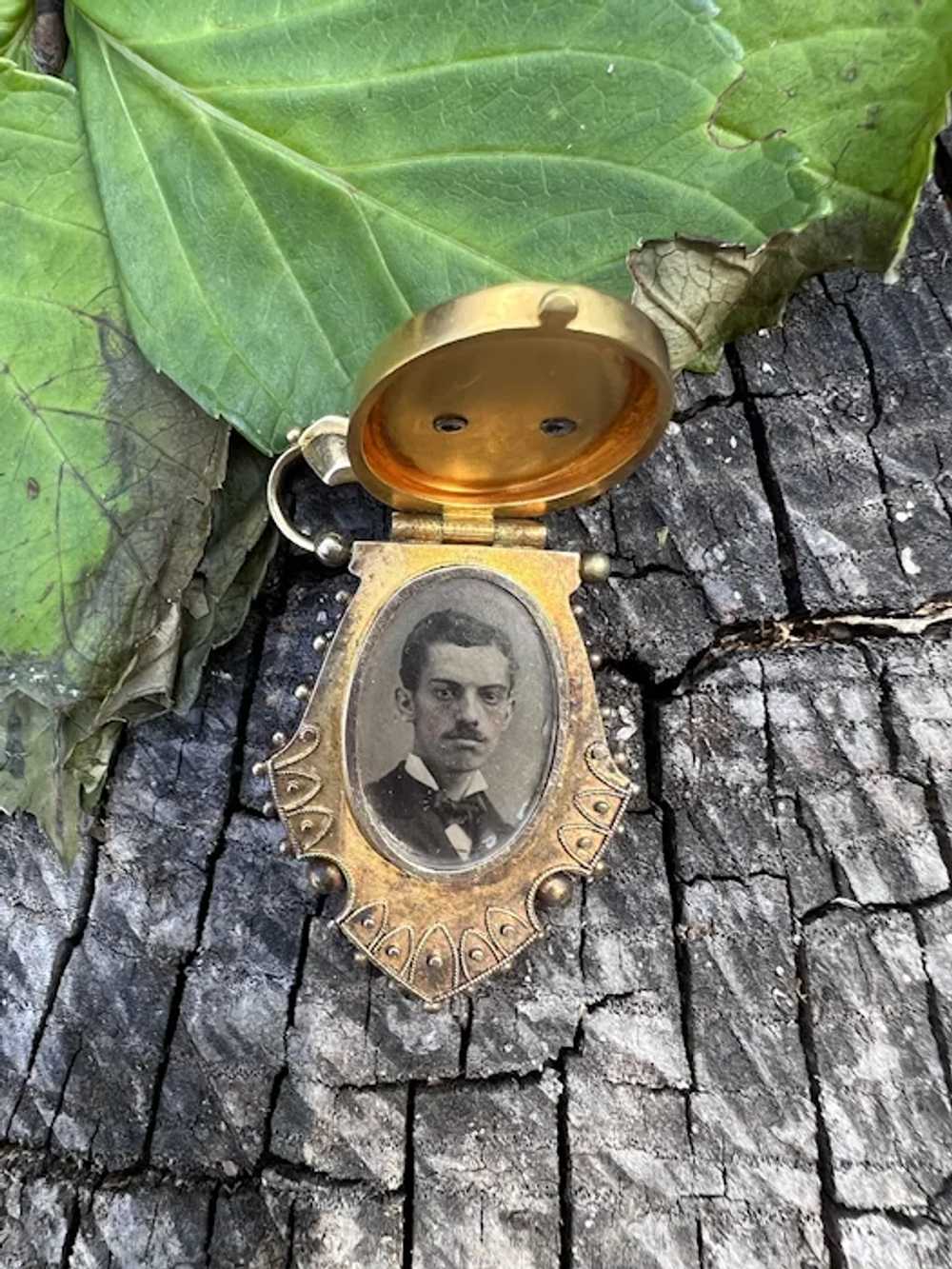 14K Yellow Gold Victorian Locket - image 7