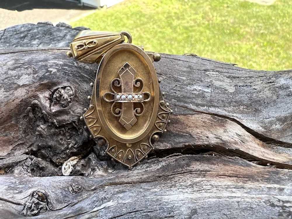 14K Yellow Gold Victorian Locket - image 9
