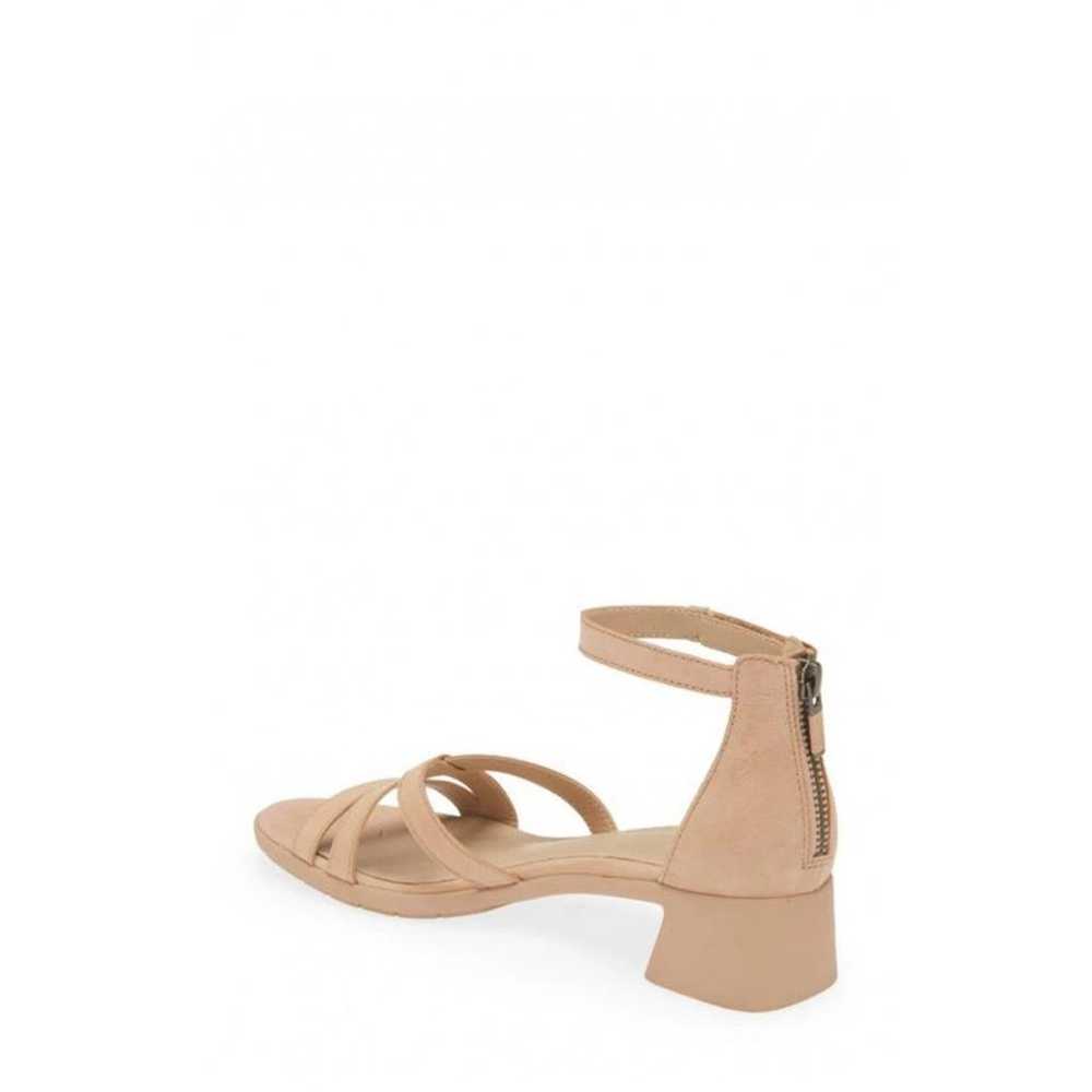 Eileen Fisher Leather sandal - image 9