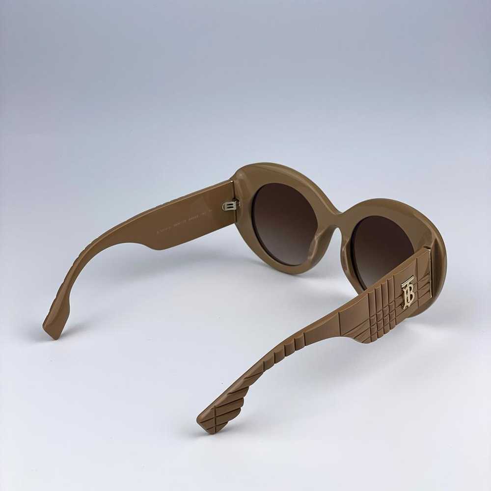 Burberry Sunglasses - image 6