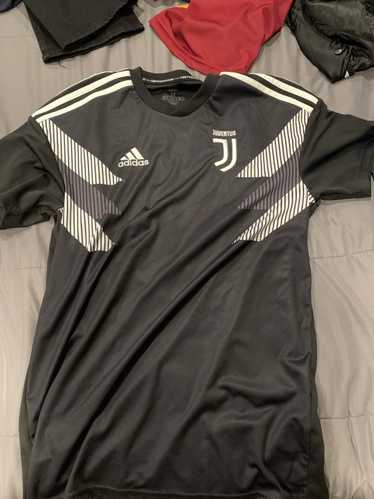 Adidas Juventus Jersey Adidas Men’s Medium - image 1