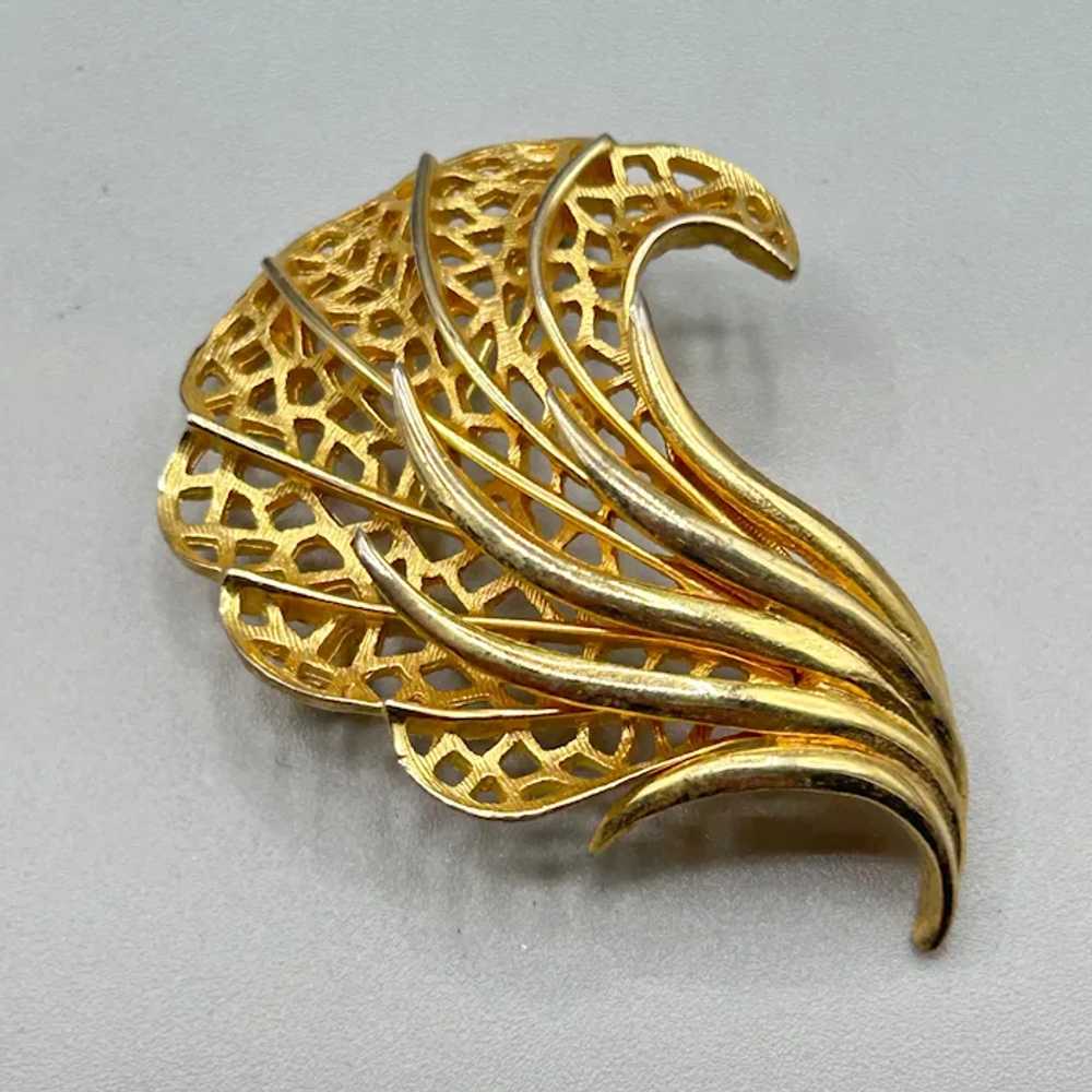 Abstract Leaf Brooch Stylistic Gold Tone Curled T… - image 2