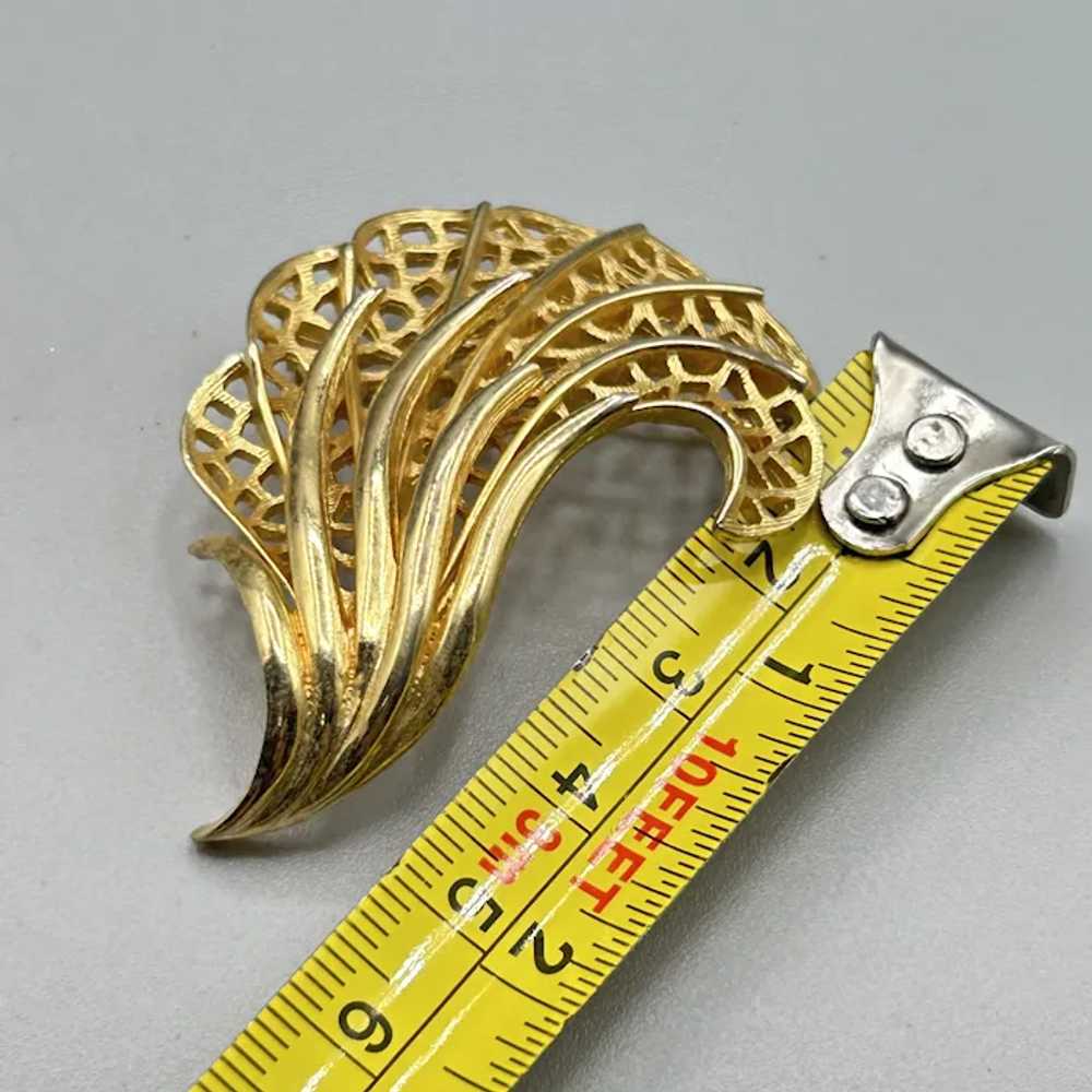 Abstract Leaf Brooch Stylistic Gold Tone Curled T… - image 5