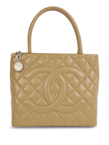 CHANEL Pre-Owned 2007 Medallion tote bag - Neutra… - image 1