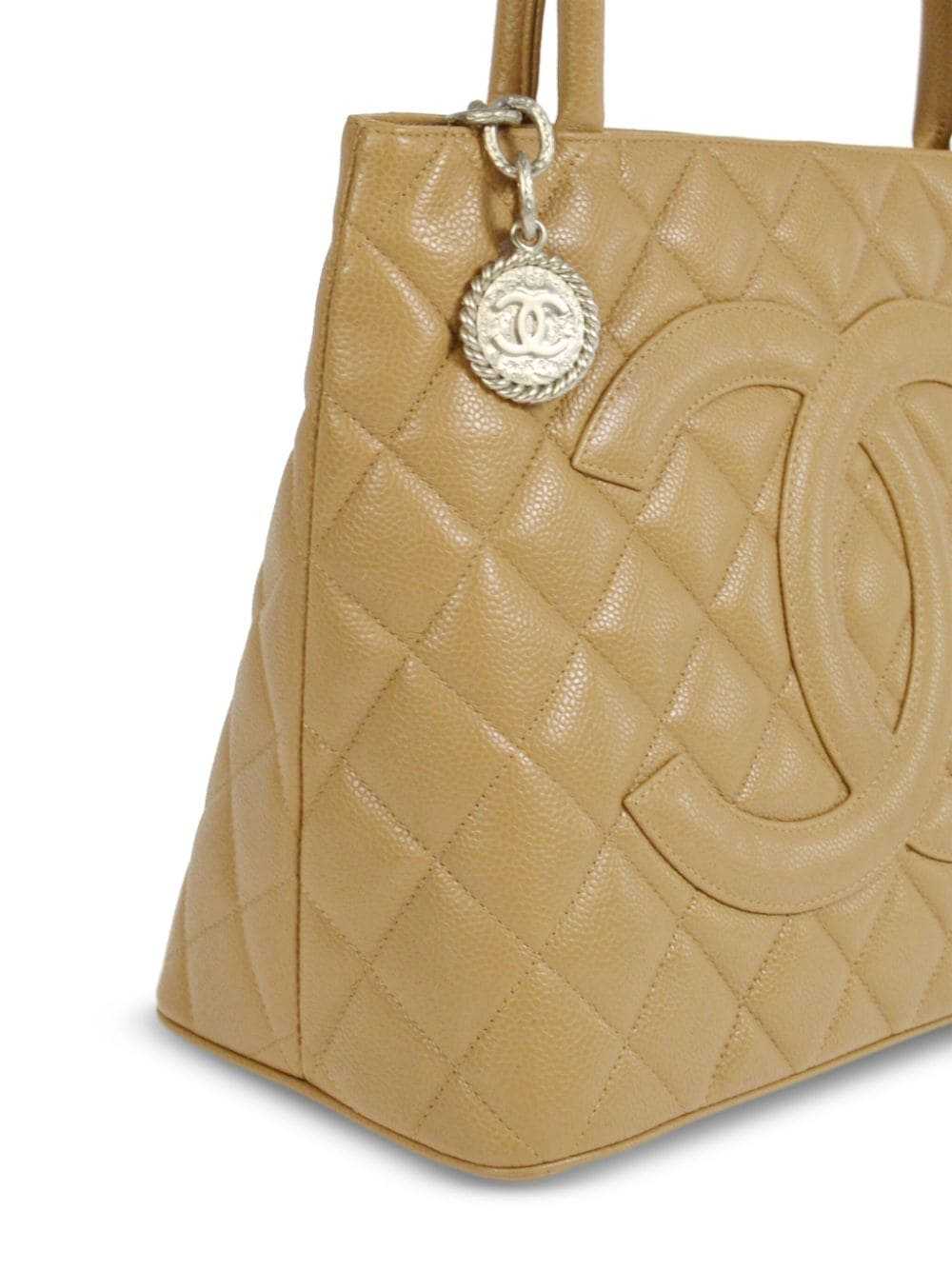 CHANEL Pre-Owned 2007 Medallion tote bag - Neutra… - image 3