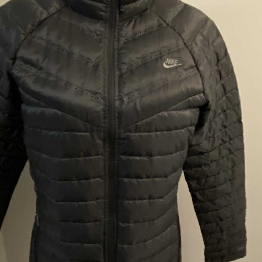 Nike Nike lightweight puffer jacket women's L - image 4