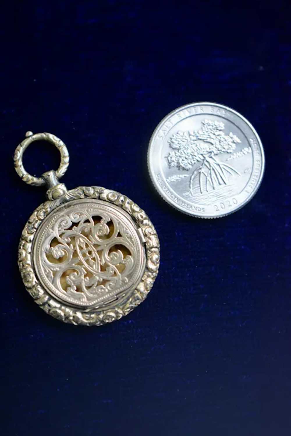 Victorian Filigree Design Round Photo Locket - image 4