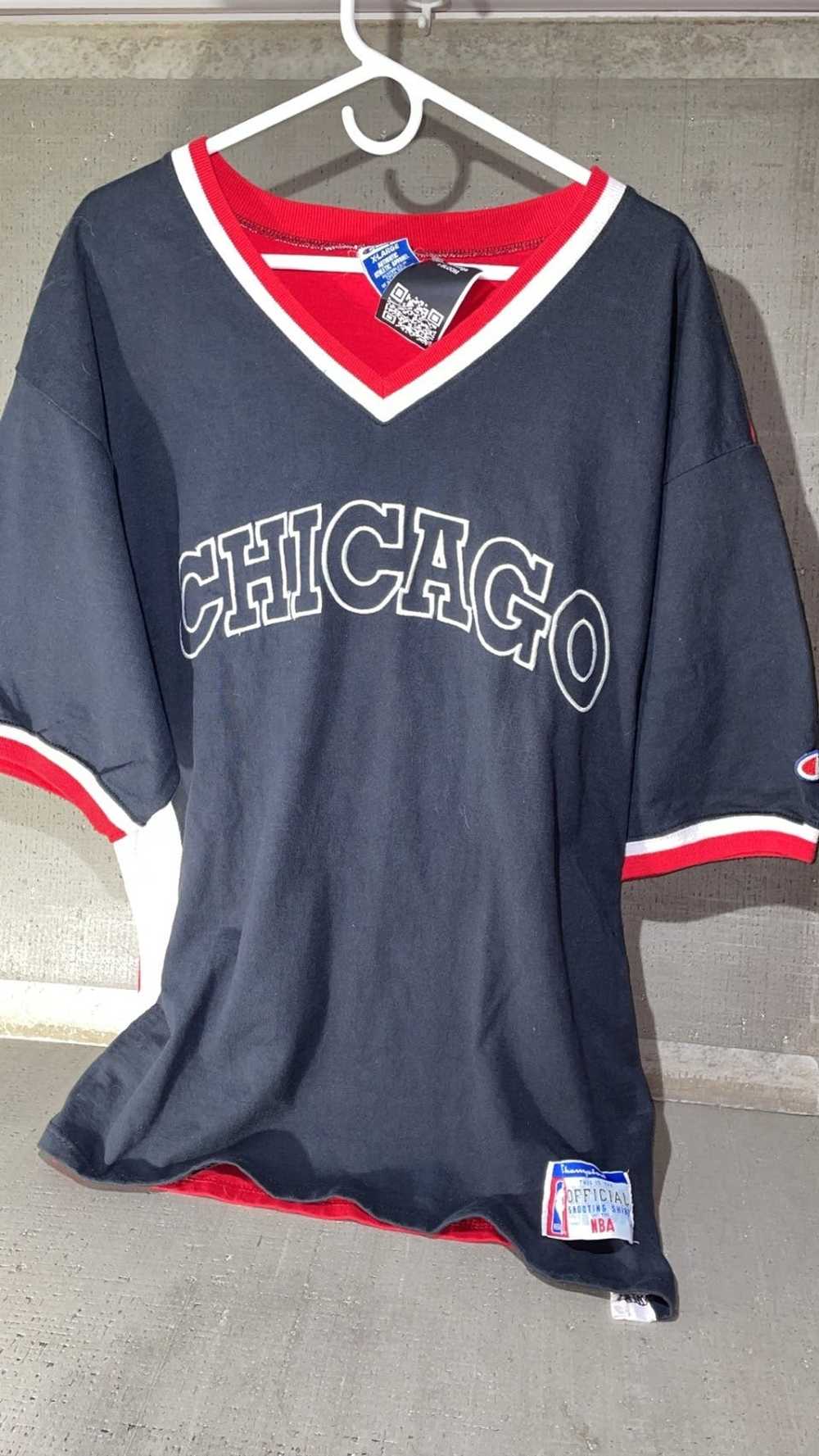 Champion Vintage Chicago Bulls Shooting Shirt Cha… - image 1