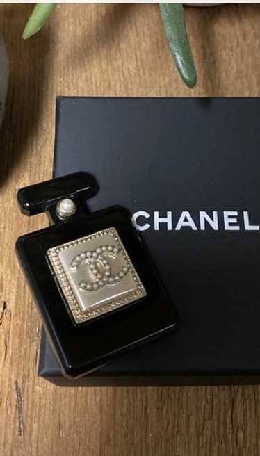 Chanel perfume bottle brooch - Gem