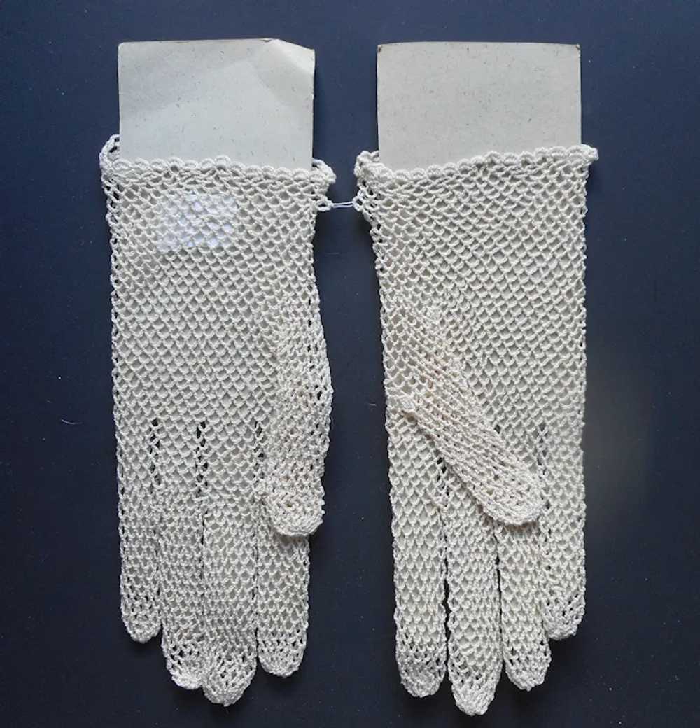 Crocheted Lace Gloves Unworn Vintage 1980s Palest… - image 4