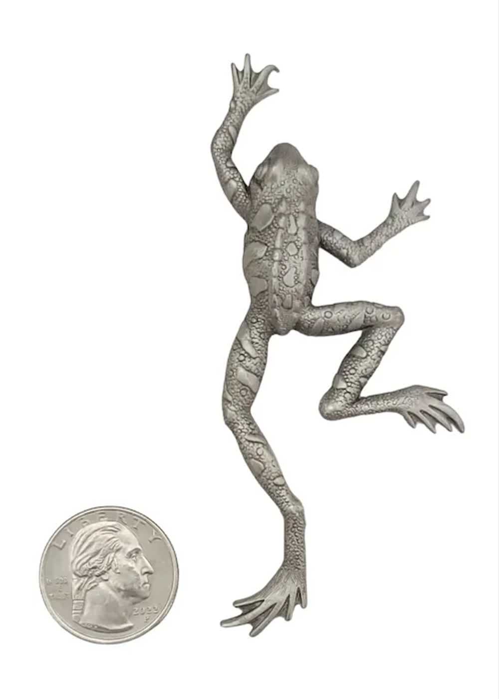 JJ Jonette Jewelry Silver Tone Frog Brooch Pin, S… - image 7