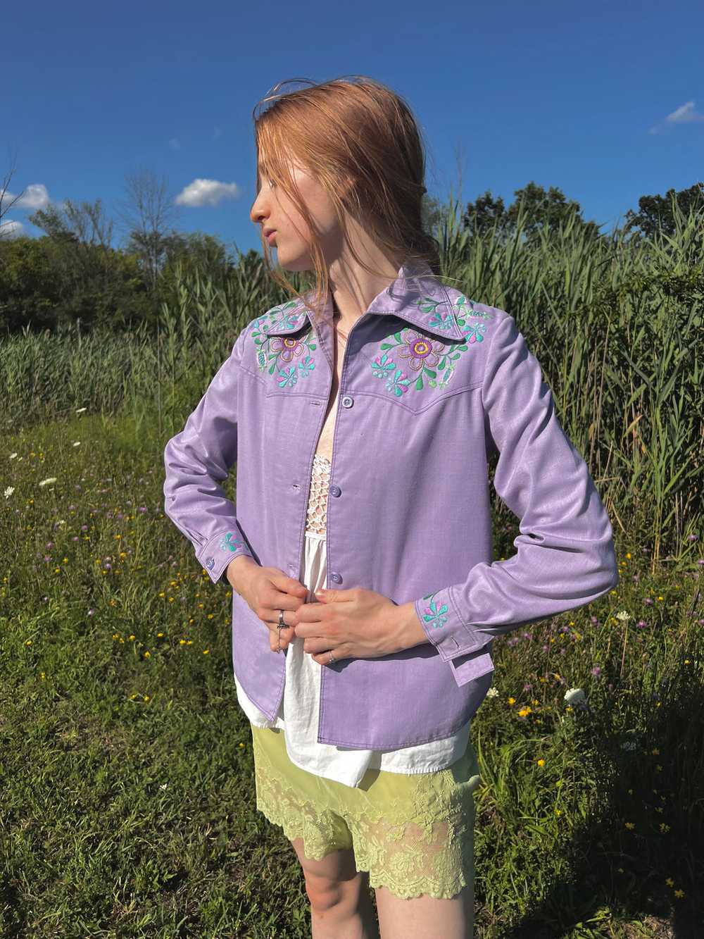 1970s Lavender Floral Embroidery Cotton Shirt Jac… - image 2