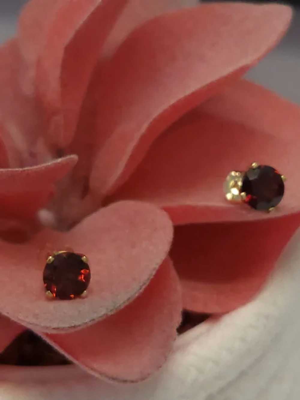 14K Yellow Gold 1CT Garnet Stud Earrings - image 4