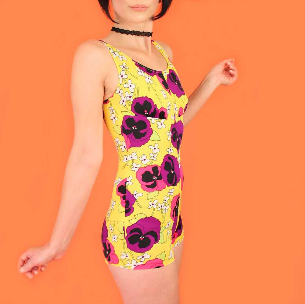 Late 60's Early 70's Vintage Flower Power Psyched… - image 2