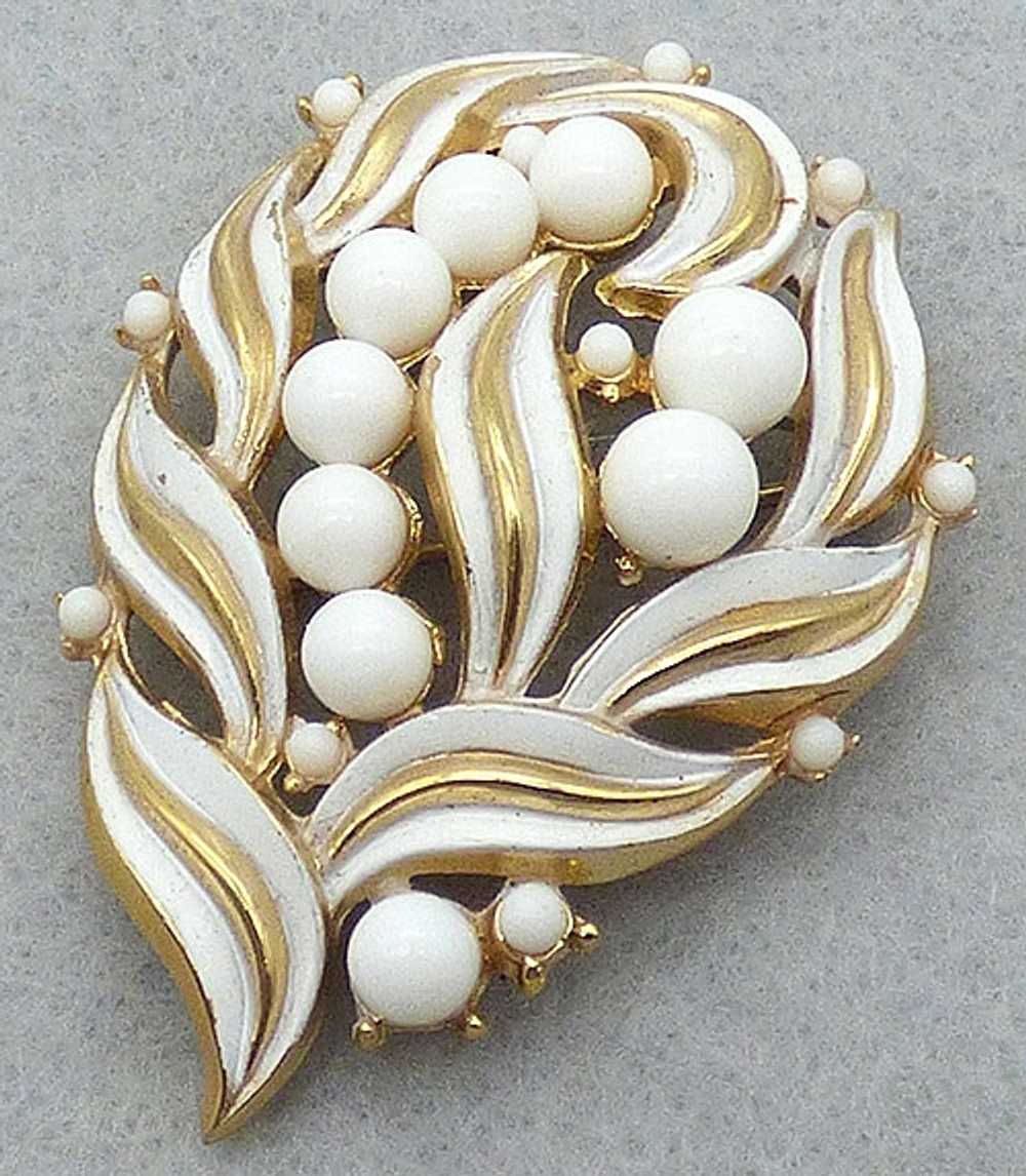 Trifari White Enamel Leaves Brooch Gem