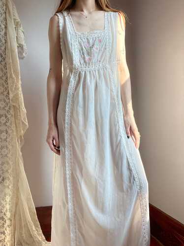 1970s White Floral Embroidered Pink Ribbon Dress … - image 1