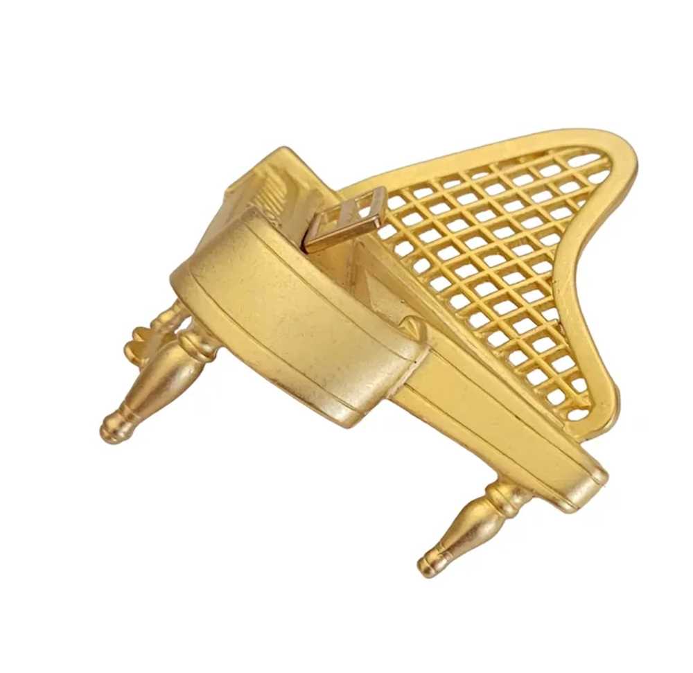 Gold Tone Grand Piano Figural Pin Brooch K216 - image 2